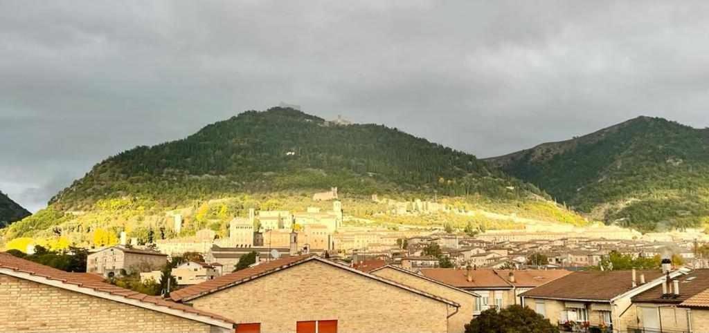 Milordo Gubbio Apartment ภายนอก รูปภาพ